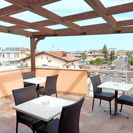 Hotel Riviera Fiumicino Buitenkant foto