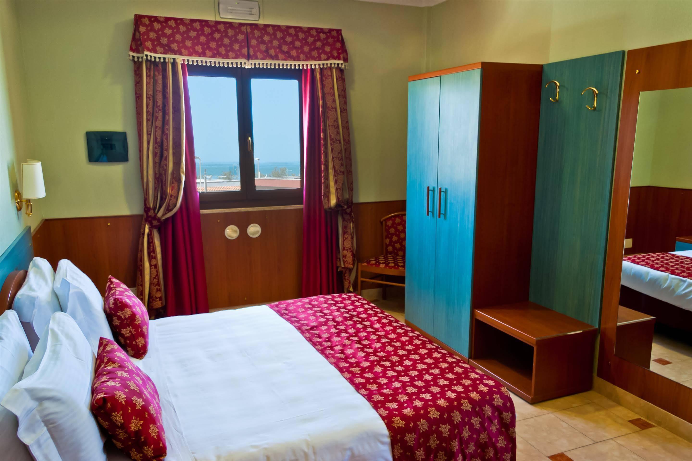Hotel Riviera Fiumicino Buitenkant foto