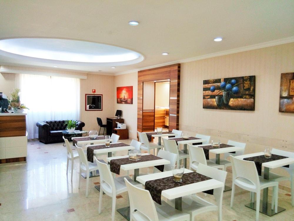 Hotel Riviera Fiumicino Buitenkant foto