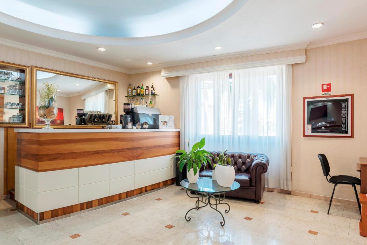 Hotel Riviera Fiumicino Buitenkant foto