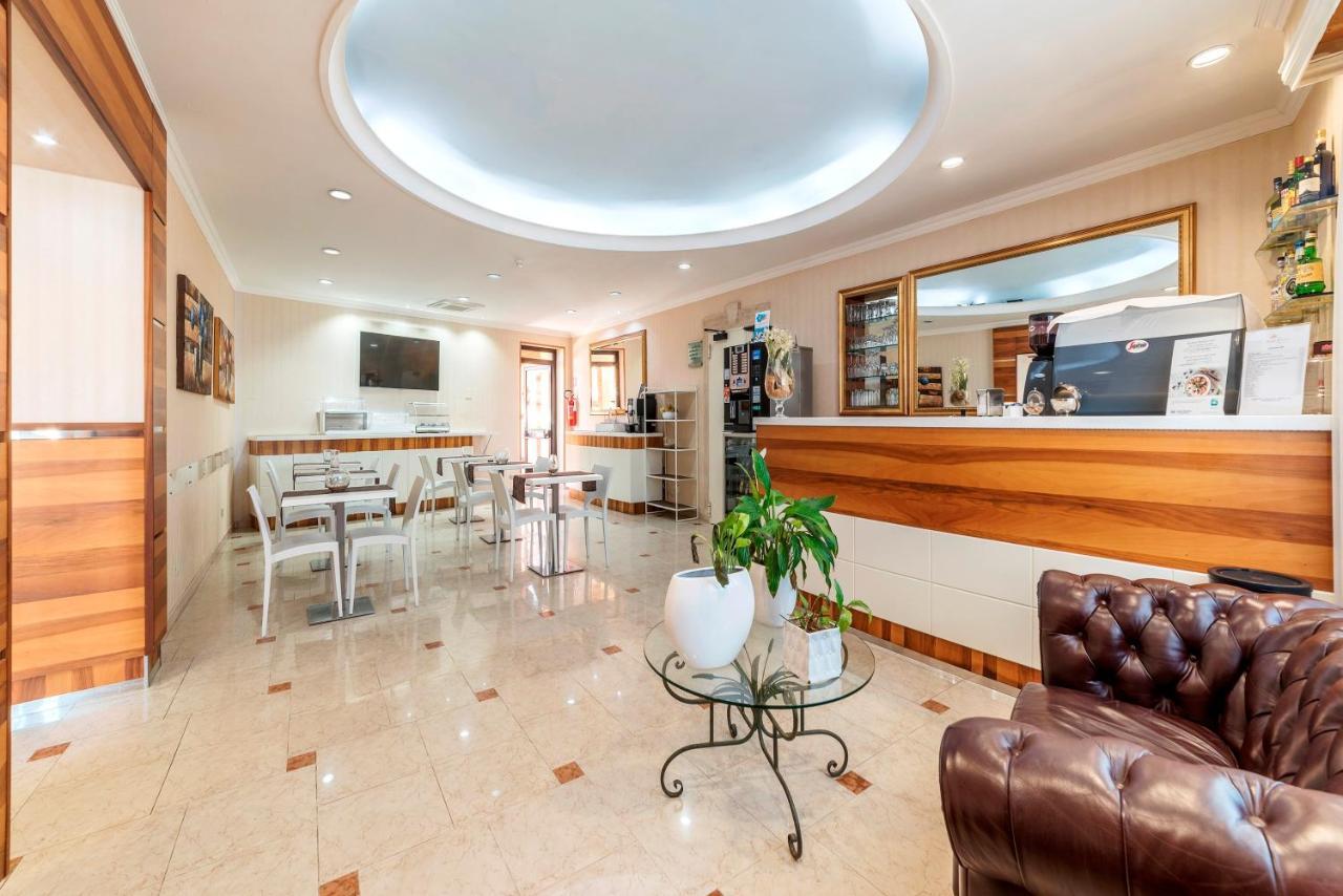 Hotel Riviera Fiumicino Buitenkant foto