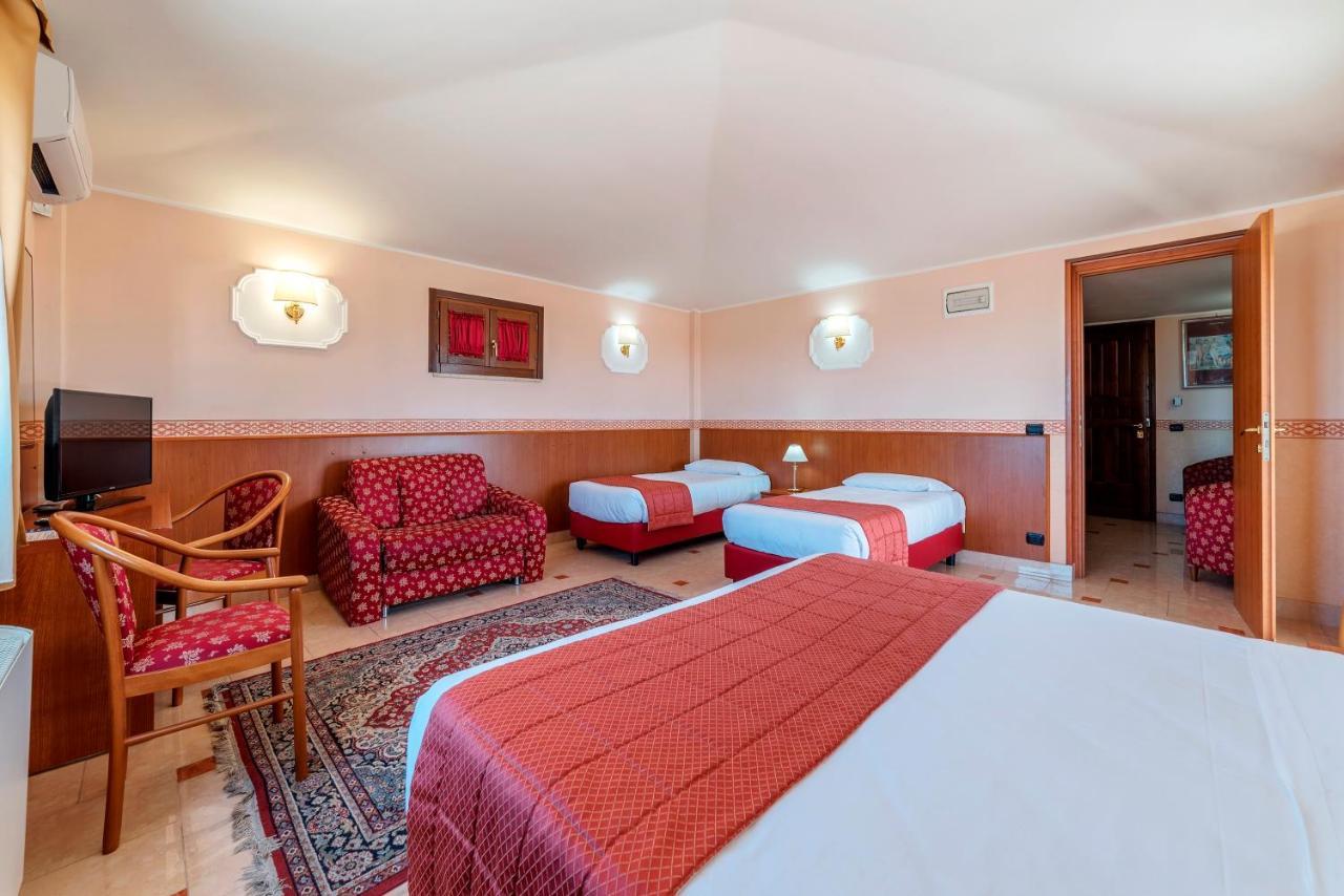 Hotel Riviera Fiumicino Buitenkant foto