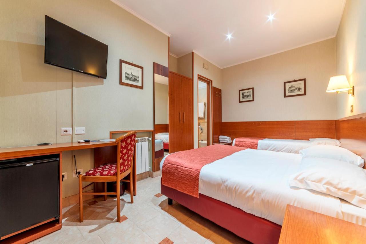 Hotel Riviera Fiumicino Buitenkant foto
