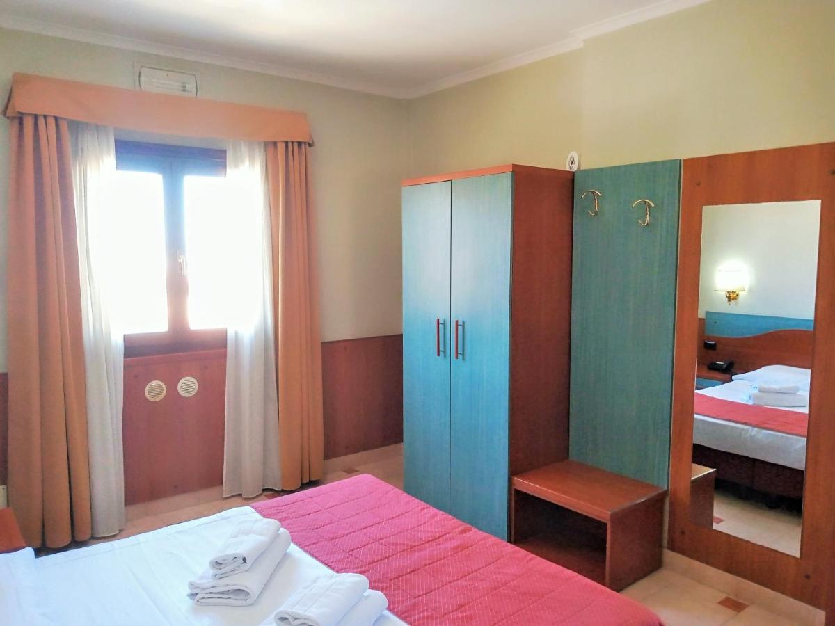 Hotel Riviera Fiumicino Buitenkant foto