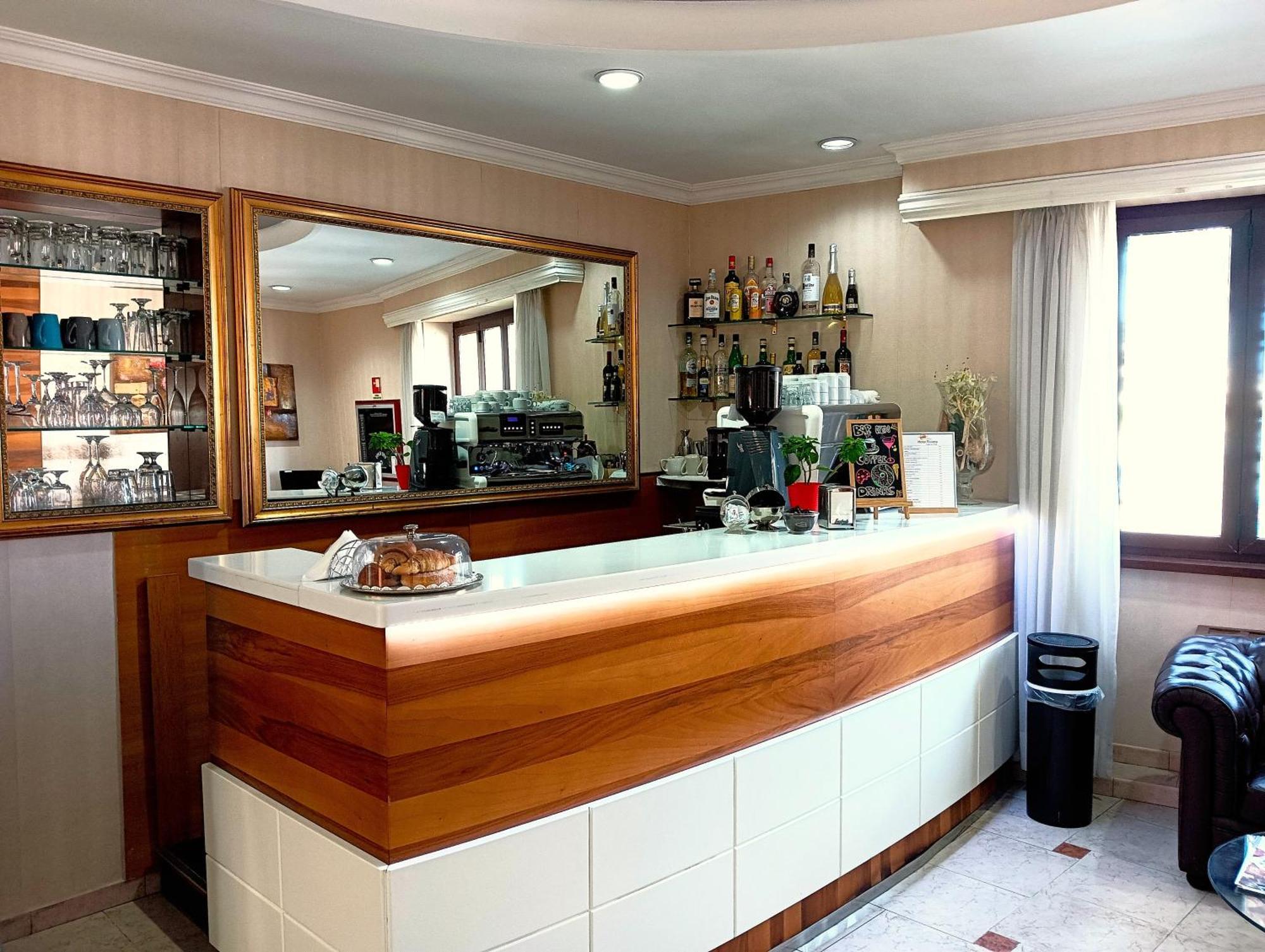Hotel Riviera Fiumicino Buitenkant foto