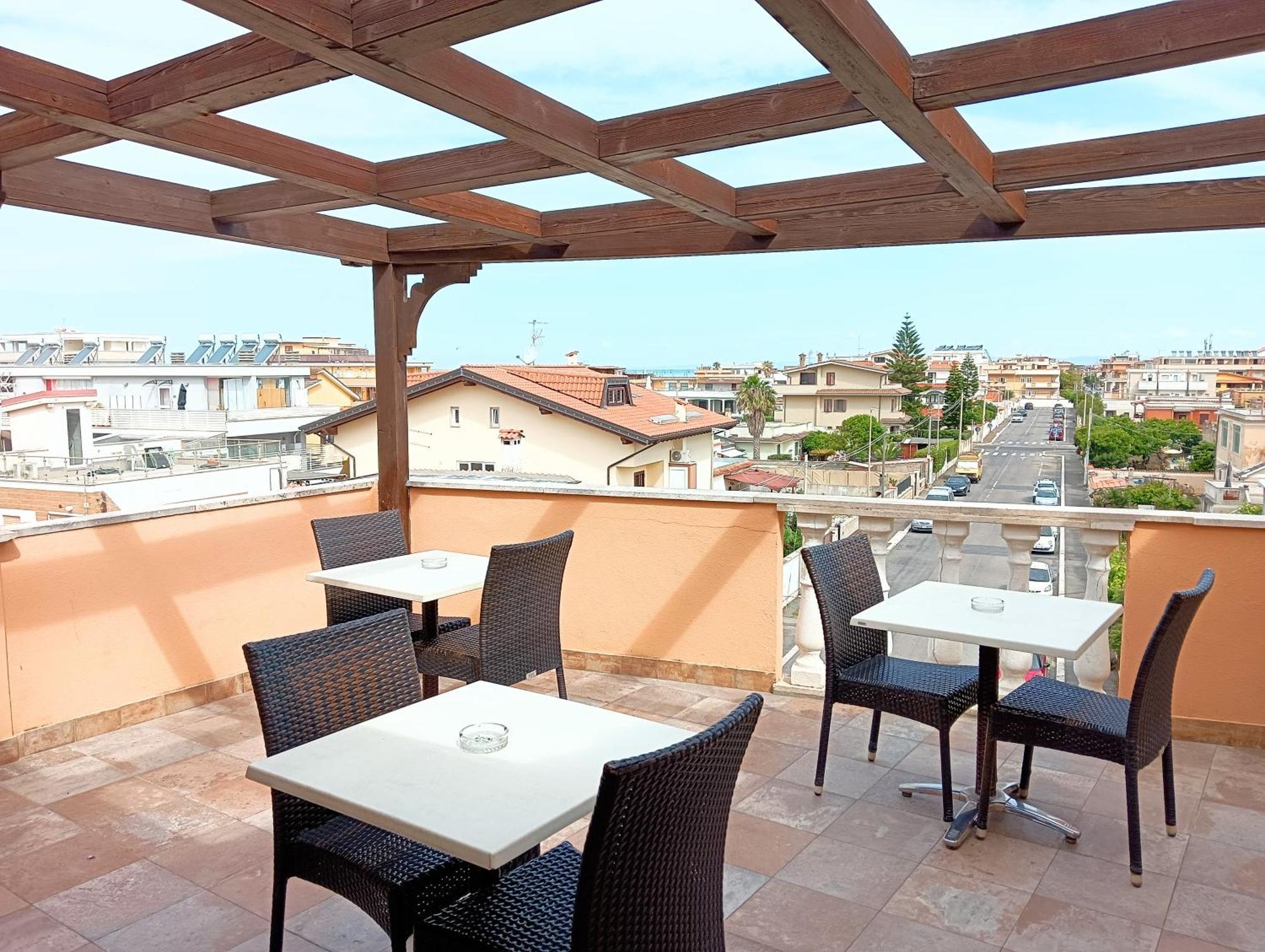 Hotel Riviera Fiumicino Buitenkant foto