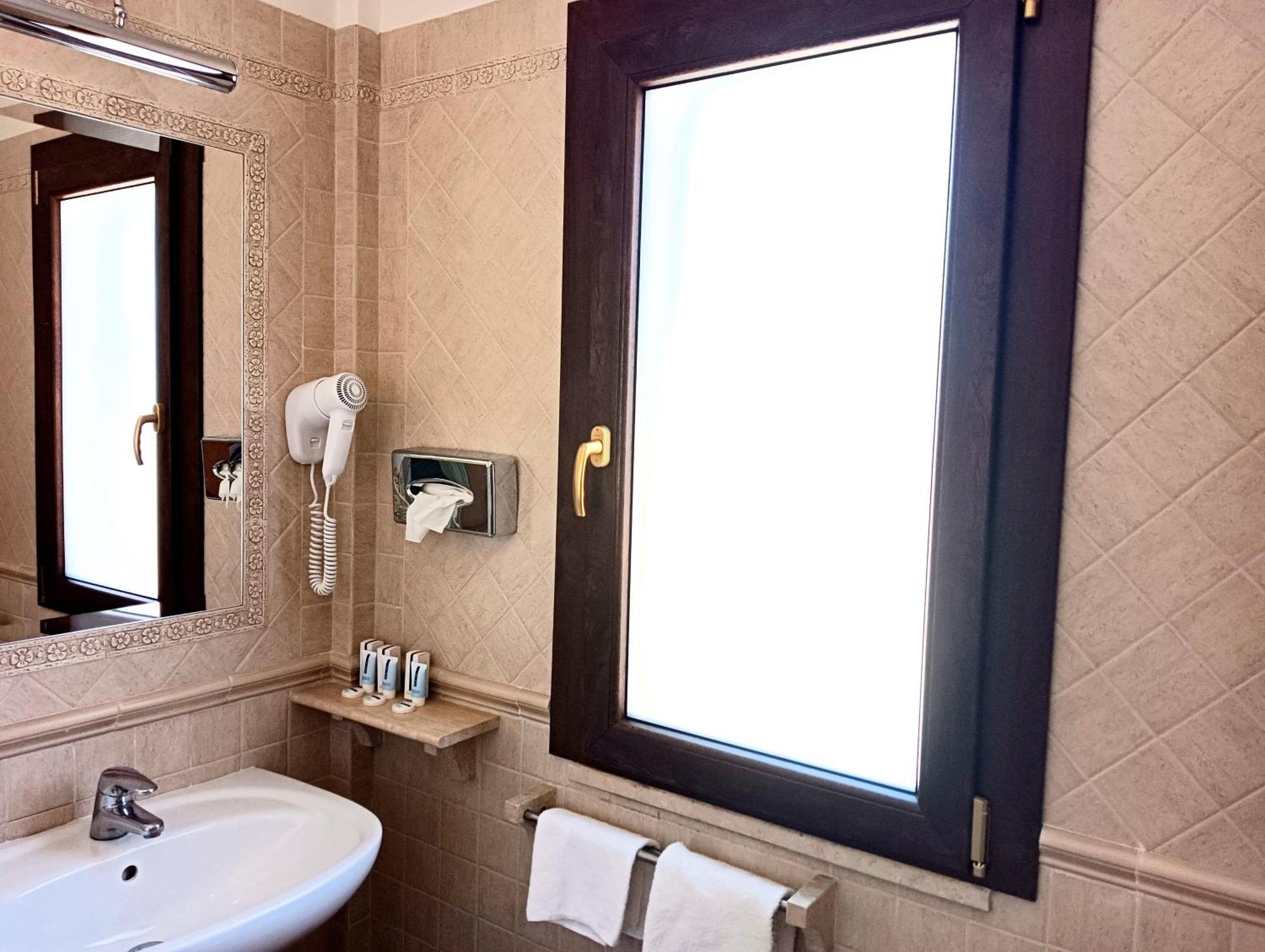 Hotel Riviera Fiumicino Buitenkant foto