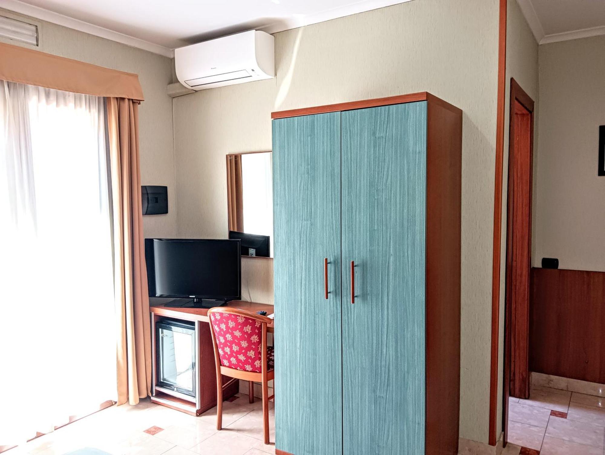 Hotel Riviera Fiumicino Buitenkant foto
