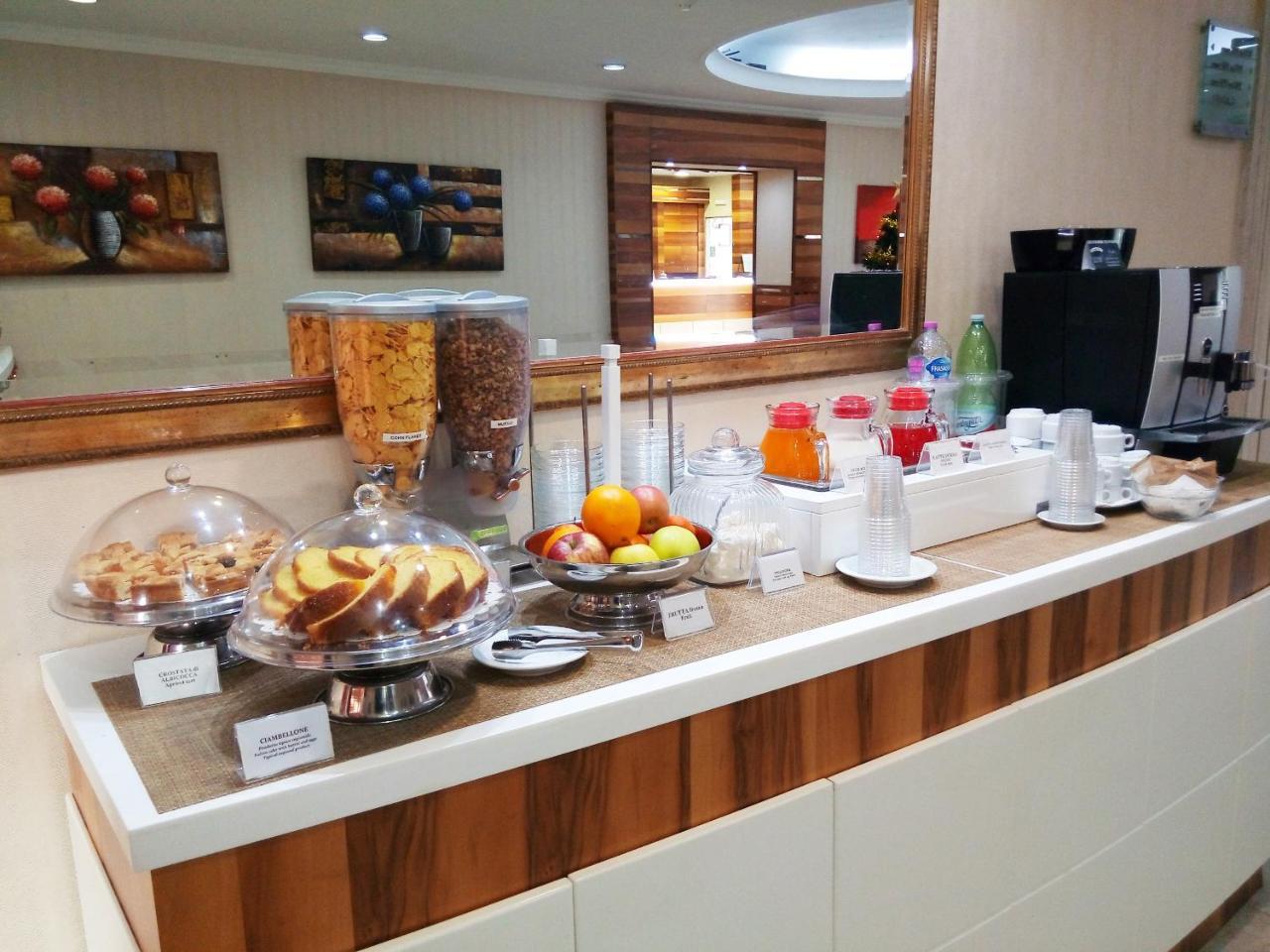 Hotel Riviera Fiumicino Buitenkant foto